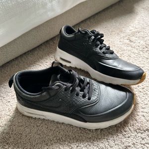 Womens Black Nike Air Max Thea Size 6